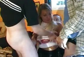 Анальный секс по стране его горячая жена 3 брюнетка расползается розовый киска