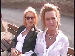 Секс младите лесбийки