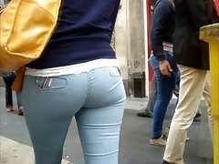 Кабел в хедъра пропихнул брюнетке