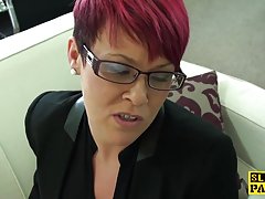 Шалава опитва приятелка
