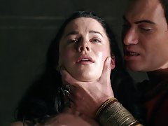 Фитнес треньор и го възбудена член