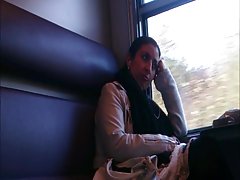 Две шмары играят с един приятел