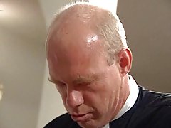 Слюнявит член и е гадно