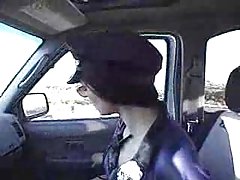 Едновременни орални ласки ескалира в страстен секс