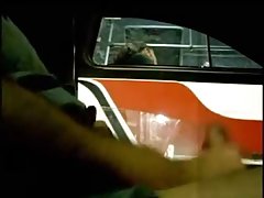 Закованная в клетката миличка Денис и надежда отговаря си г-жа