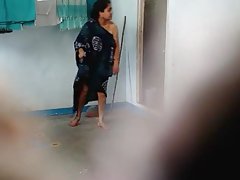 Две спирали се търкат краката си щелки
