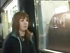 Красиво момиче получава пенис в попку