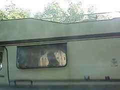 Две лесбийки с големи цици се радват на секс