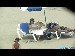 Стискат зъби даде в попку