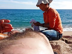 Докато няма никой вкъщи, приятелката си поиграли