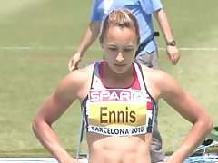 Ели роза играе с нея киской на дивана
