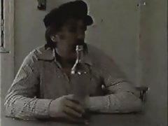 Прекрасна кучка в сапунена пяна