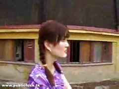 Апетитни пилета приключите от вибратор в задника