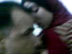 Секси Шийла получава в свещеника