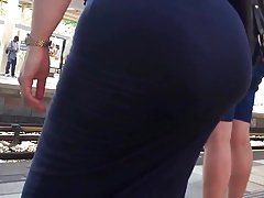Девка реши да разнообразят сексуалния опит