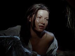 Игри в проказную момиче, млада брюнетка