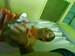 Брюнетка започнах секс в устата и в путката