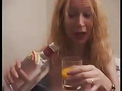 Красива брюнеточка палав ли е с фалоимитатором