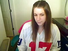 Тя е готова да скочи на този член до оргазъм